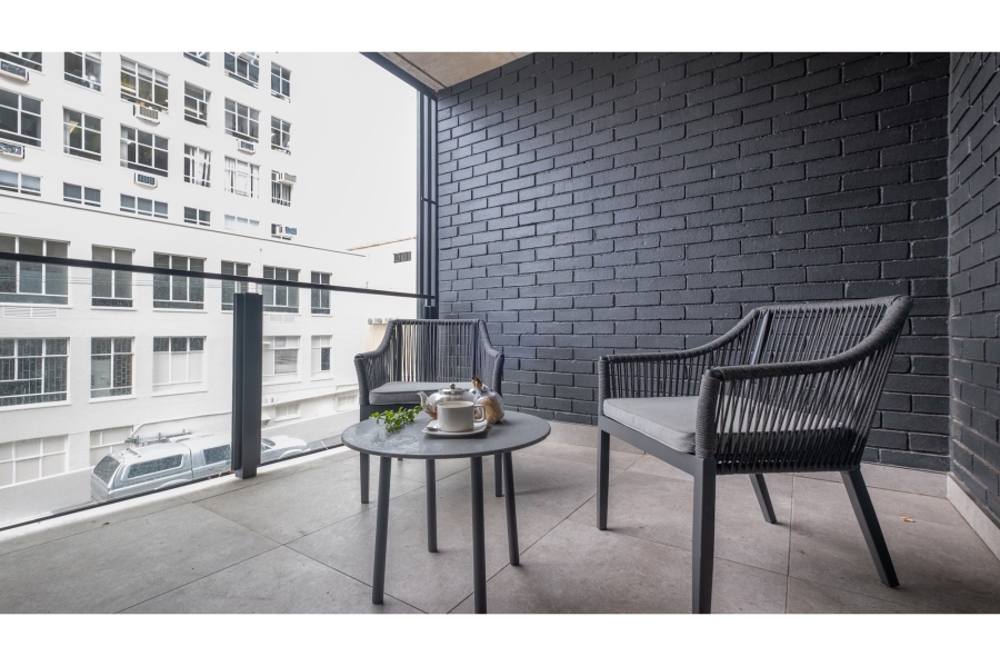 To Let 1 Bedroom Property for Rent in Sea Point Western Cape